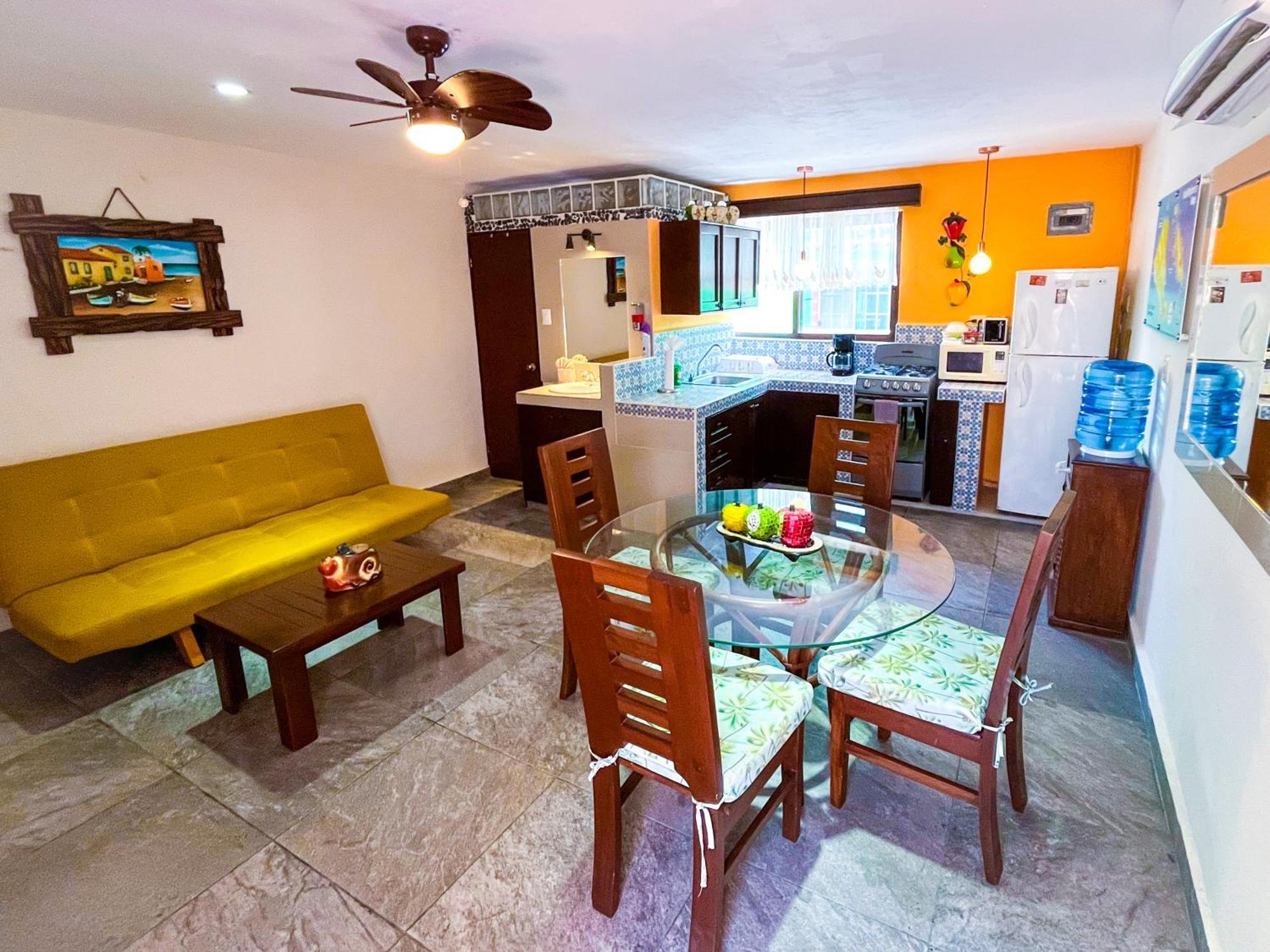 Cande'S Apartments Isla Mujeres Extérieur photo