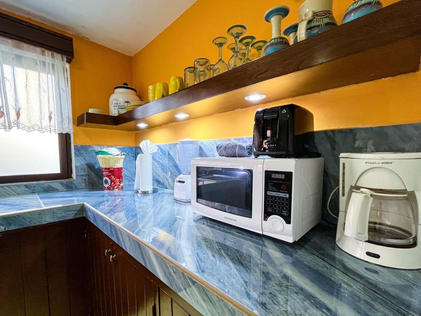 Cande'S Apartments Isla Mujeres Extérieur photo