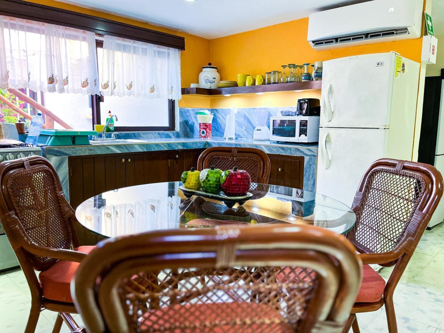 Cande'S Apartments Isla Mujeres Extérieur photo