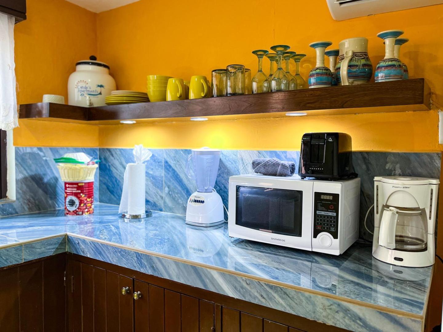 Cande'S Apartments Isla Mujeres Extérieur photo