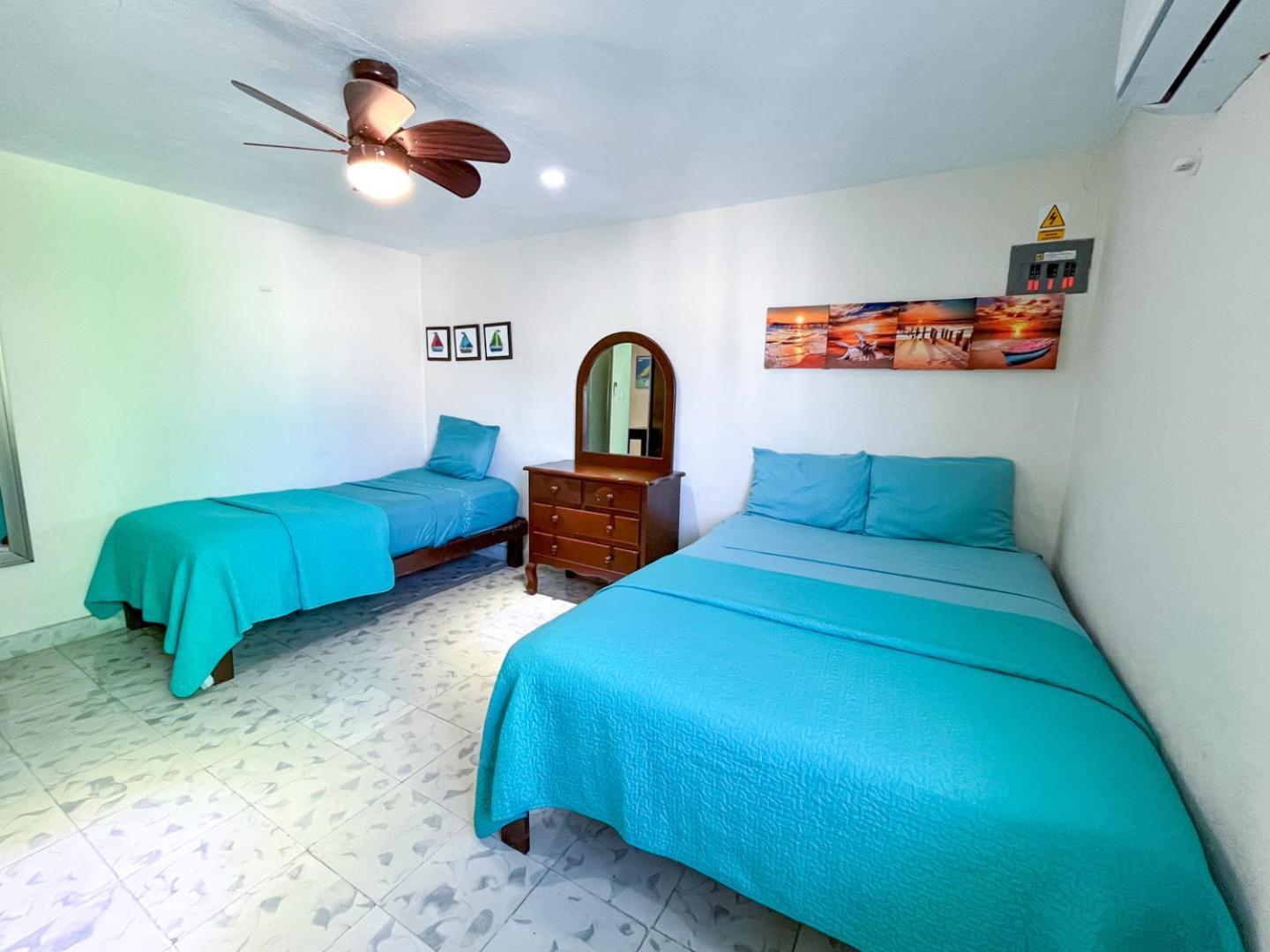 Cande'S Apartments Isla Mujeres Extérieur photo